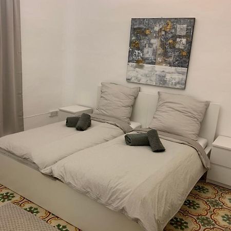 2 Bedroom Apartment In The Centre Of Valletta Exterior photo