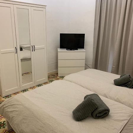 2 Bedroom Apartment In The Centre Of Valletta Exterior photo