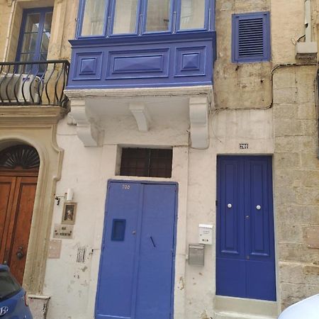 2 Bedroom Apartment In The Centre Of Valletta Exterior photo