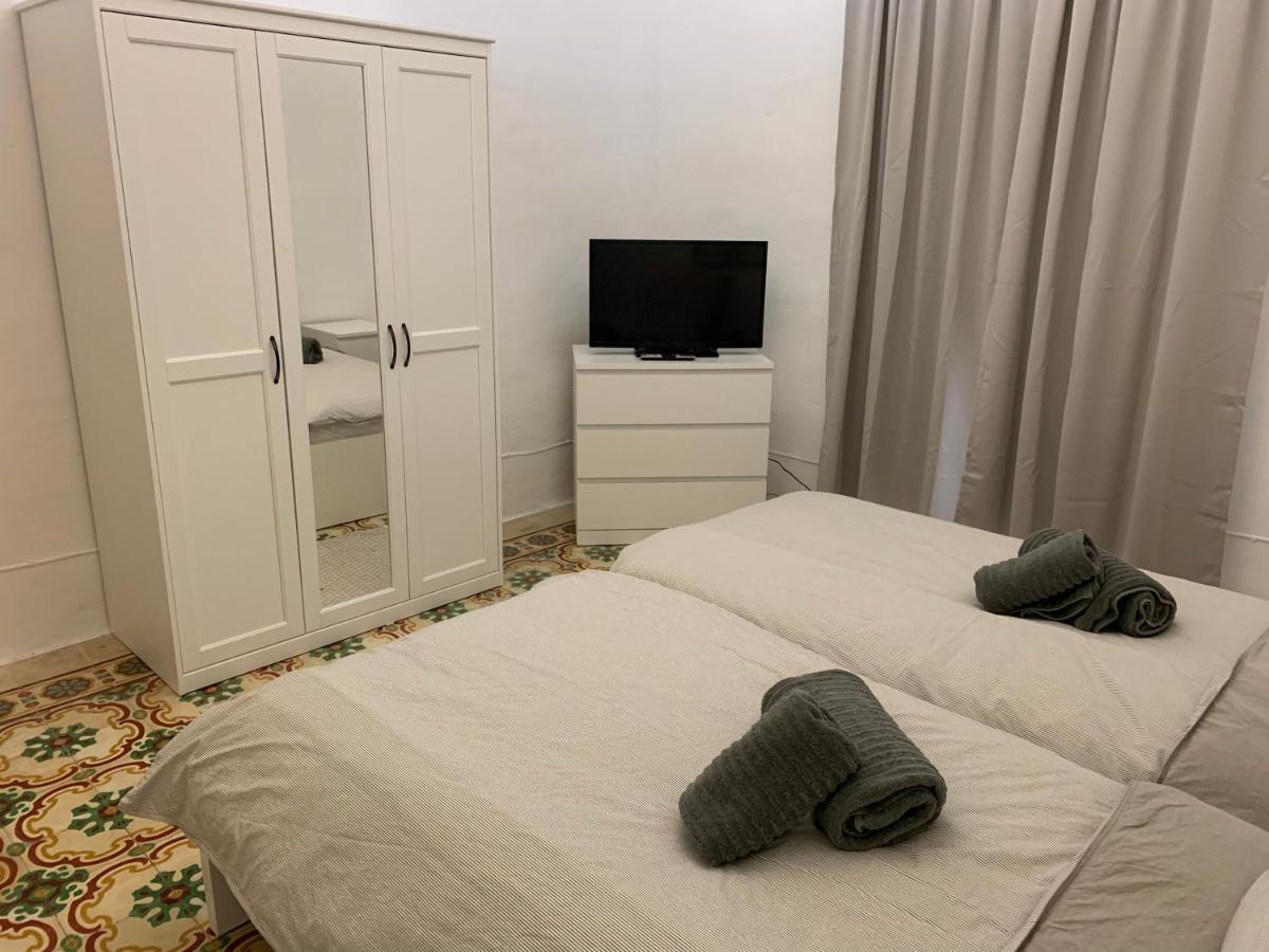 2 Bedroom Apartment In The Centre Of Valletta Exterior photo